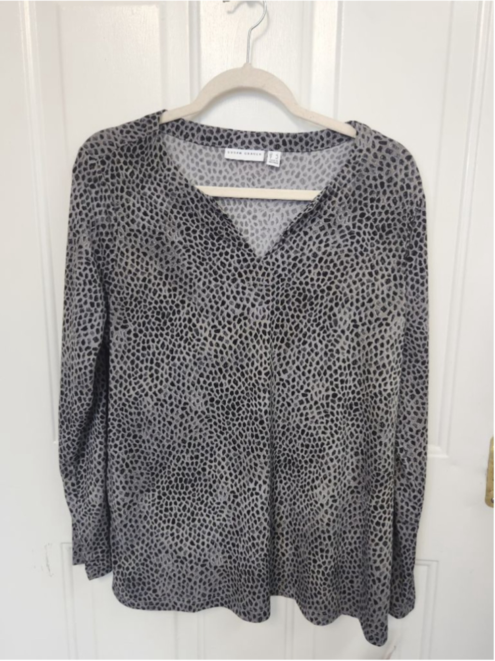 Susan Graver Long Sleeve Tee L Gray Black Animal Print